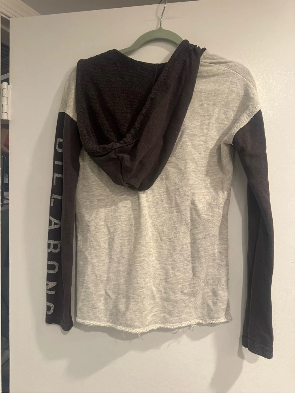Billabong California Graphic Hoodie Gray Black Distressed Raw Hem Y2K Size S